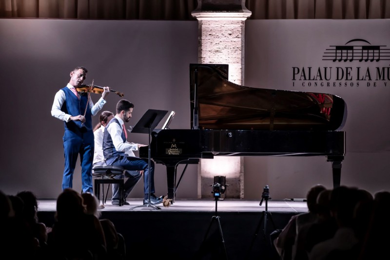  Raul Arias, violí, i Hilario Segovia, piano