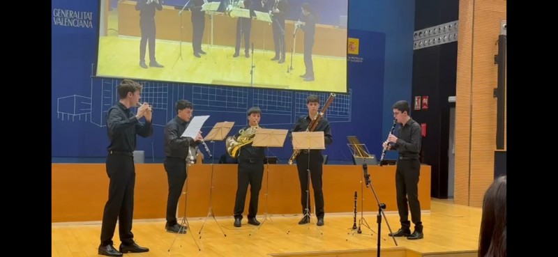H&eacute;ctor Manuel Vilanova, flauta; H&eacute;ctor Bosch, obo&egrave;; Federico Rocafort, clarinet; Alejandro Fenollosa, fagot; i  Leonardo Mancebo, trompa. ENTRADA LLIURE